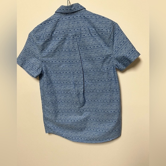 VINEYARD VINES SMALL BOYS WHALE SHIRT BLUE - Picture 3 of 7